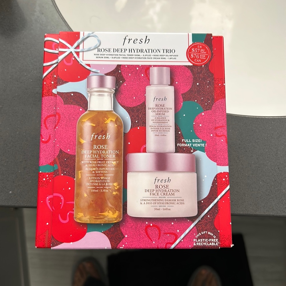 Never opened Fresh Rose Deep Hydration Duo